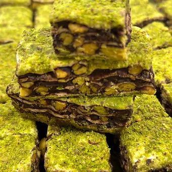 Antep fıstıklı baklava lokum