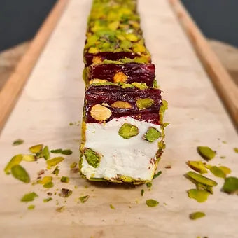 Antep fıstıklı sütlü narlı lokum